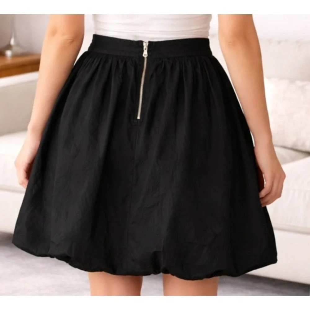 Dolce & Gabbana Black Balloon Skirt Luxurious Minimalist Chic Vintage SZ 42 /6-8